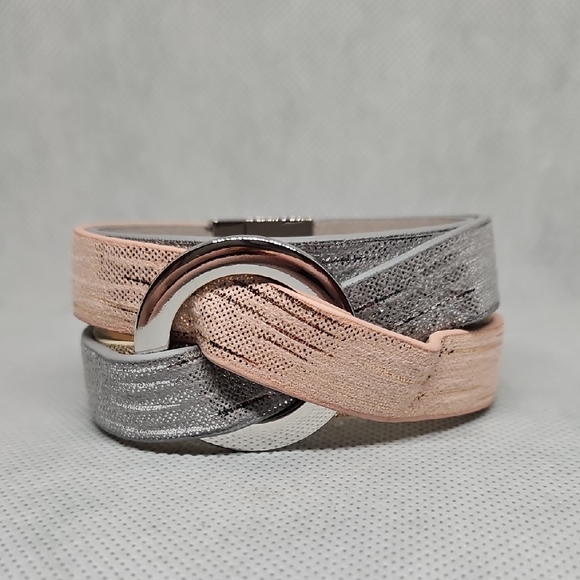 Jewelry - Elegant Silver and Pink Women's Bracelet